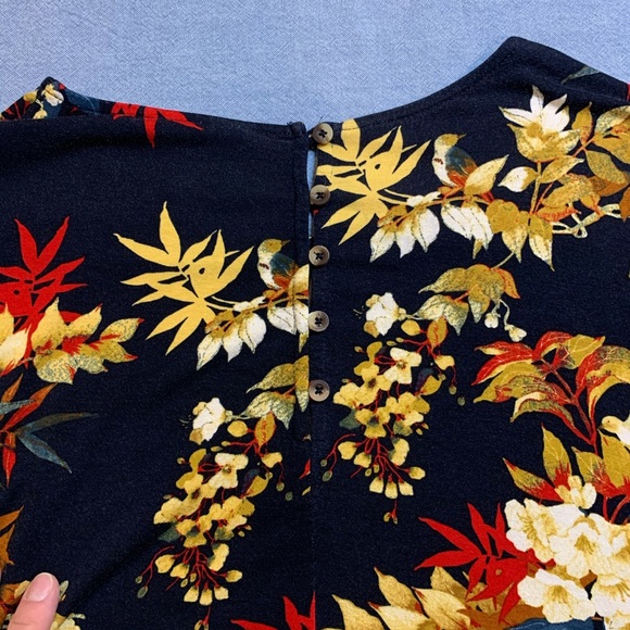 Button Back Ruched Maternity Top - Picture 2 of 3